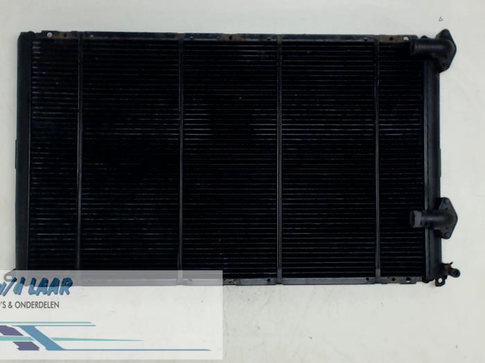 Usagé Radiateur Opel Movano Combi 2.5 D Prix € 25,00 Règlement à la marge proposé par Autodemontage van de Laar