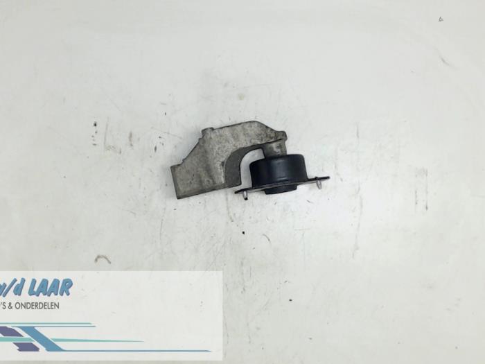 Used Engine mount Opel Movano Combi 2.5 D Price € 50,00 Margin scheme offered by Autodemontage van de Laar