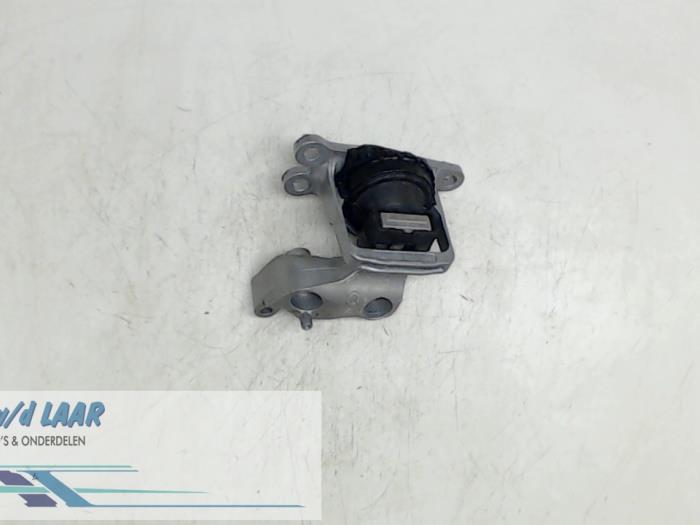 Used Engine mount Renault Kadjar (RFEH) 1.6 dCi 4x4 Price € 50,00 Margin scheme offered by Autodemontage van de Laar