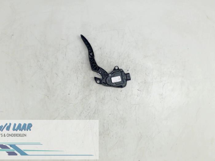 Accelerator pedal from a Renault Kadjar (RFEH) 1.6 dCi 4x4 2015