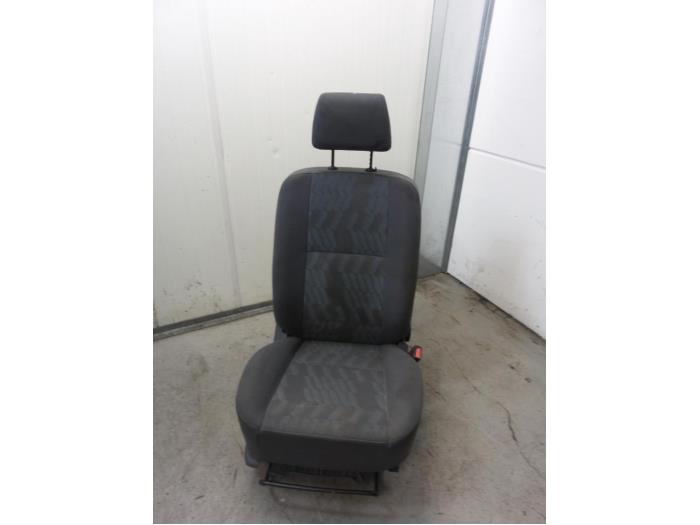 Używane Fotel prawy Ford Transit Connect 1.8 TDCi 90 Cena € 90,00 Procedura marży oferowane przez Autodemontage van de Laar