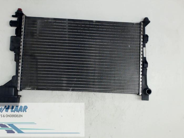 Radiator from a Mercedes-Benz A (W168) 1.6 A-160 1998