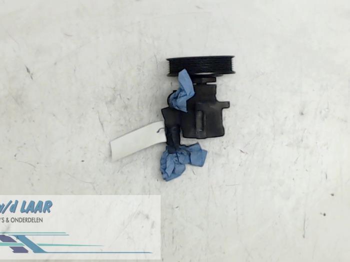 Usagé Pompe de direction Volkswagen Polo III (6N2) 1.4 Prix € 50,00 Règlement à la marge proposé par Autodemontage van de Laar