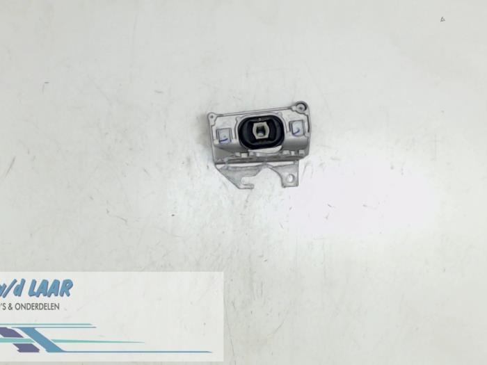 Used Engine mount Renault Captur I (2R) 1.5 Energy dCi 90 FAP Price € 25,00 Margin scheme offered by Autodemontage van de Laar