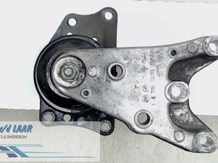 Used Engine mount Volkswagen Polo IV (9N1/2/3) 1.2 12V Price € 35,00 Margin scheme offered by Autodemontage van de Laar