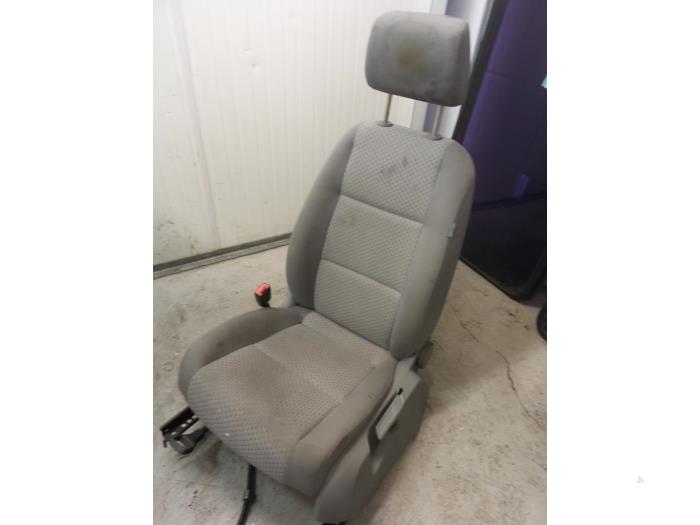 Seat, left from a Volkswagen Touran 2008