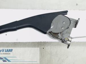 Used Parking brake lever Renault Modus/Grand Modus (JP) 1.5 dCi 85 Price € 40,00 Margin scheme offered by Autodemontage van de Laar