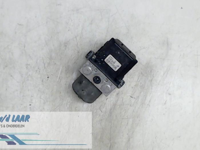 Gebrauchte ABS Pumpe Ford Mondeo III 2.0 TDCi 130 16V Preis € 120,00 Margenregelung angeboten von Autodemontage van de Laar