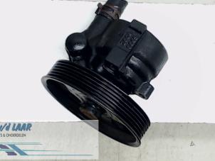 Used Power steering pump Dacia Sandero I (BS) 1.4 Price € 100,00 Margin scheme offered by Autodemontage van de Laar