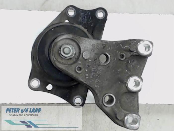 Usagé Support moteur Skoda Fabia (6Y5) 1.4i 16V Prix € 35,00 Règlement à la marge proposé par Autodemontage van de Laar