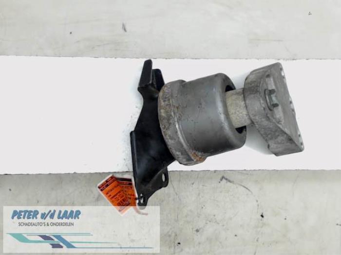 Usagé Support moteur Volkswagen Transporter T5 1.9 TDi Prix € 35,00 Règlement à la marge proposé par Autodemontage van de Laar