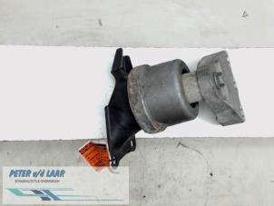 Usagé Support moteur Volkswagen Transporter T5 1.9 TDi Prix € 35,00 Règlement à la marge proposé par Autodemontage van de Laar
