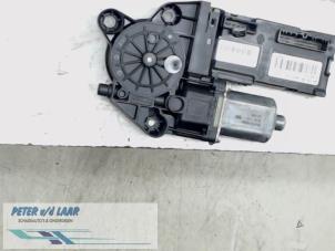 Używane Silnik szyby drzwiowej Renault Scenic Cena € 60,00 Procedura marży oferowane przez Autodemontage van de Laar