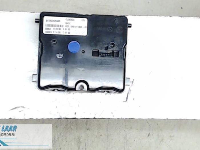 Usagé Ordinateur divers Renault Twingo III (AH) 0.9 Energy TCE 90 12V Prix € 120,00 Règlement à la marge proposé par Autodemontage van de Laar