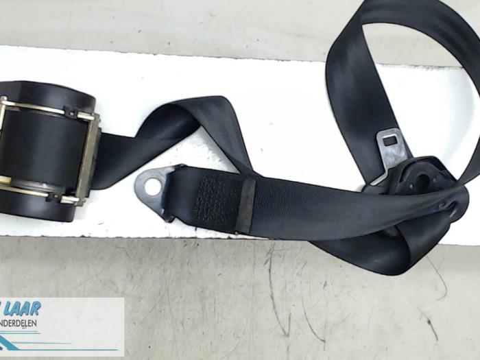 Front seatbelt, right from a Peugeot Partner 1.9 D 2001