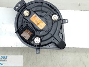 Usados Motor de ventilador de calefactor Audi A4 Quattro (B7) 3.0 TDI V6 24V Precio € 100,00 Norma de margen ofrecido por Autodemontage van de Laar