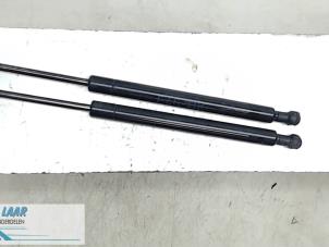 Used Set of gas struts for boot BMW 3 serie (E46/4) 316i 16V Price € 30,00 Margin scheme offered by Autodemontage van de Laar