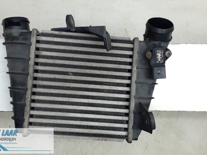 Usados Intercooler Seat Ibiza III (6L1) 1.9 TDI 100 Precio € 70,00 Norma de margen ofrecido por Autodemontage van de Laar
