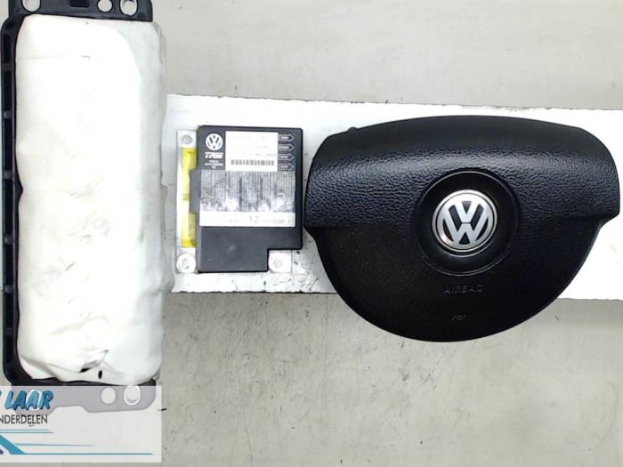 Juego y módulo de airbag de un Volkswagen Passat 2007