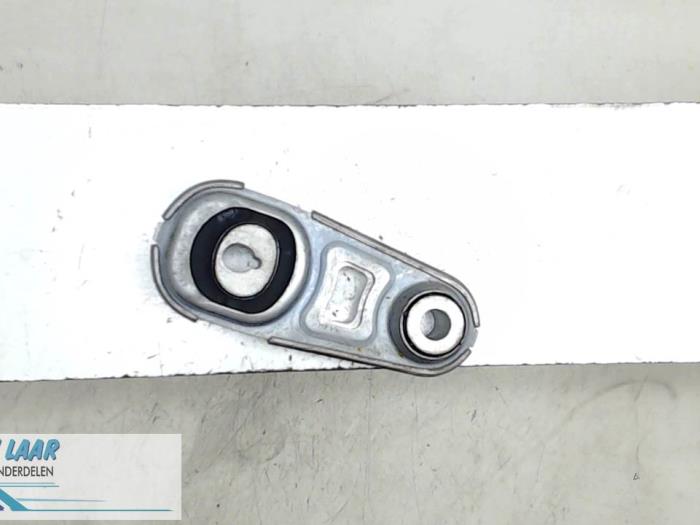 Used Engine mount Renault Megane IV (RFBB) 1.5 Energy dCi 110 Price € 40,00 Margin scheme offered by Autodemontage van de Laar