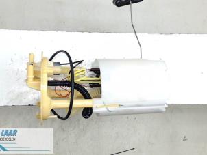 Usados Bomba eléctrica de combustible Renault Espace (RFCJ) 1.6 Energy dCi 160 EDC Precio de solicitud ofrecido por Autodemontage van de Laar