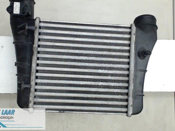 Usagé Echangeur air (Intercooler) Audi A4 Avant (B7) 2.0 TDI 16V Prix € 100,00 Règlement à la marge proposé par Autodemontage van de Laar