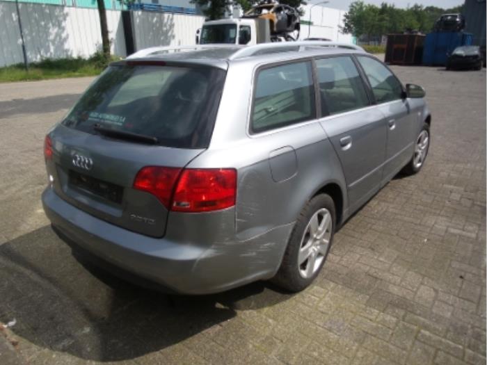 Używane Kurtyna Audi A4 Avant (B7) 2.0 TDI 16V Cena € 90,00 Procedura marży oferowane przez Autodemontage van de Laar