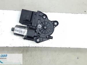 Używane Silnik szyby drzwiowej Renault Grand Scénic III (JZ) 1.6 16V Bifuel Cena € 70,00 Procedura marży oferowane przez Autodemontage van de Laar