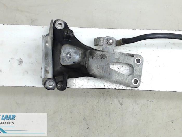 Used Engine mount Audi A5 (8T3) 3.0 TDI V6 24V Quattro Price € 50,00 Margin scheme offered by Autodemontage van de Laar