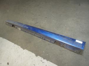 Used Side skirt, left BMW 3-Serie Price on request offered by Autodemontage van de Laar