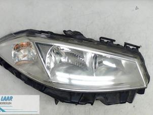 Used Headlight, right Renault Megane II (BM/CM) 1.9 dCi 120 Price € 40,00 Margin scheme offered by Autodemontage van de Laar