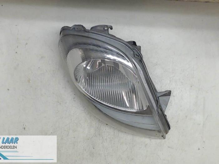 Używane Reflektor prawy Opel Monza Cena € 40,00 Procedura marży oferowane przez Autodemontage van de Laar