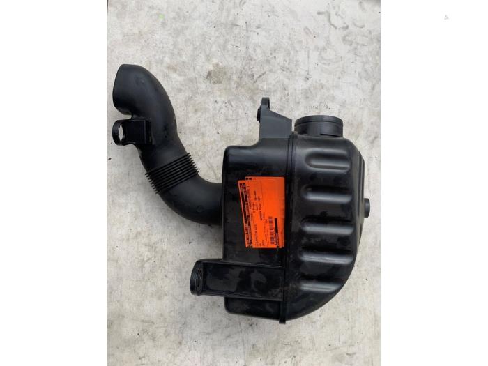 Begagnade Luftfilterhus Volkswagen Caddy Combi III (2KB,2KJ) 1.6 Pris € 50,00 Marginaltabell erbjuds av Autodemontage van de Laar