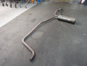 Auspuff Enddämpfer van een Opel Monza  2005