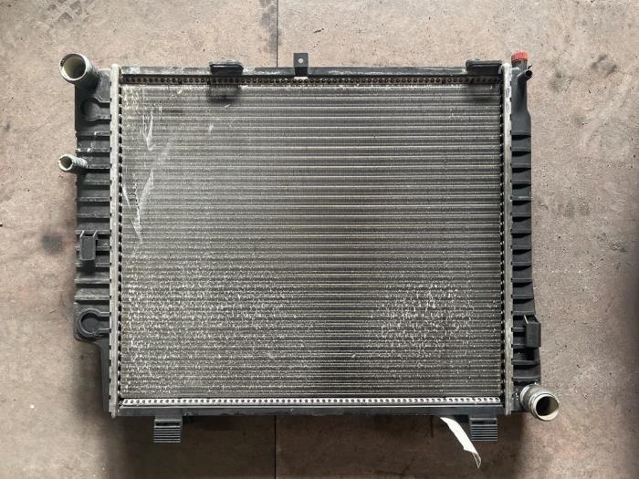 Used Radiator Mercedes E (W210) 2.2 E-220D 16V Price € 25,00 Margin scheme offered by Autodemontage van de Laar
