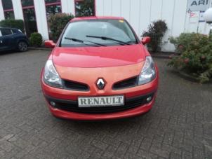 Used Bonnet Renault Clio III (BR/CR) 2.0 16V Price € 150,00 Margin scheme offered by Autodemontage van de Laar