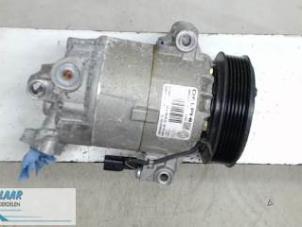 Używane Pompa klimatyzacji Renault Clio III (BR/CR) 2.0 16V Cena € 75,00 Procedura marży oferowane przez Autodemontage van de Laar