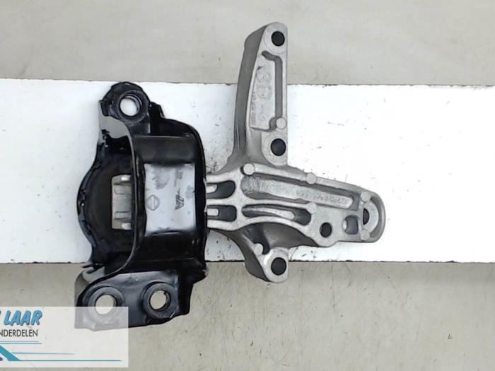 Used Engine mount Renault Kadjar (RFEH) 1.5 dCi DPF Price € 80,00 Margin scheme offered by Autodemontage van de Laar