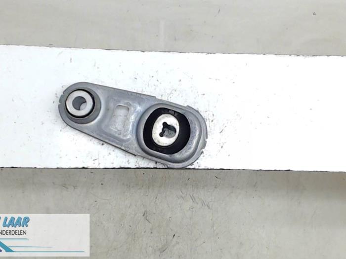Used Engine mount Renault Kadjar (RFEH) 1.5 dCi DPF Price € 35,00 Margin scheme offered by Autodemontage van de Laar
