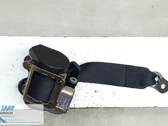 Rear seatbelt, right from a Mercedes-Benz A (W168) 1.4 A-140 1999