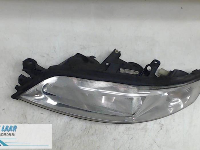Gebrauchte Scheinwerfer links Opel Vectra B (36) 1.6 16V Ecotec Preis € 35,00 Margenregelung angeboten von Autodemontage van de Laar