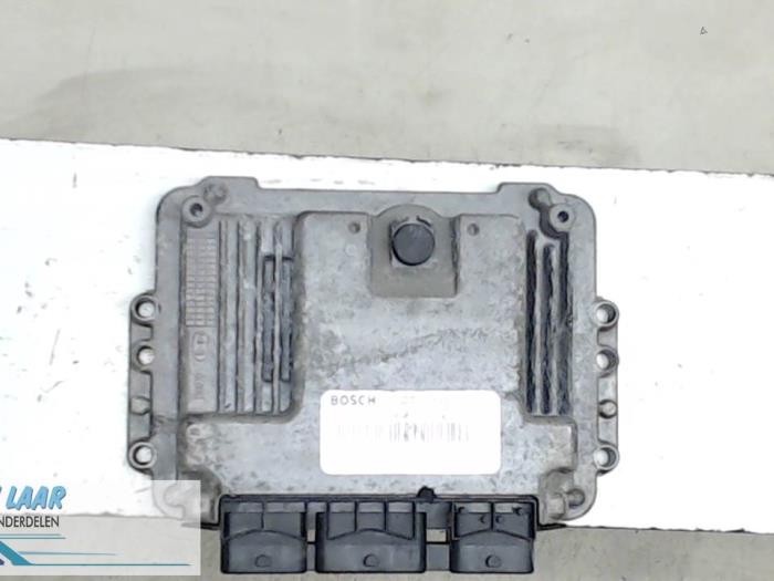 Used Engine management computer Opel Vivaro 1.9 DI Price € 140,00 Margin scheme offered by Autodemontage van de Laar