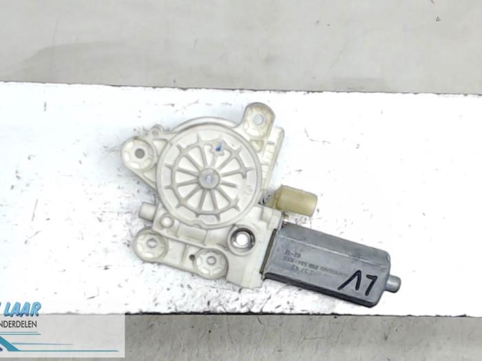 Usados Motor de ventanilla de puerta Mercedes A (W168) 1.7 A-170 CDI 16V Precio € 25,00 Norma de margen ofrecido por Autodemontage van de Laar