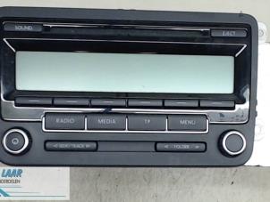 Used Radio CD player Volkswagen Polo V (6R) 1.6 TDI 16V 105 Price € 150,00 Margin scheme offered by Autodemontage van de Laar