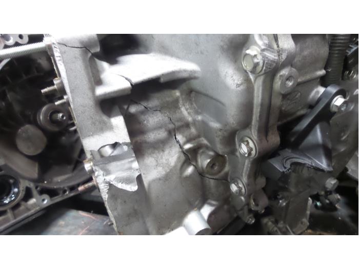 Getriebe van een Renault Laguna III (BT) 2.0 Turbo 16V 2007