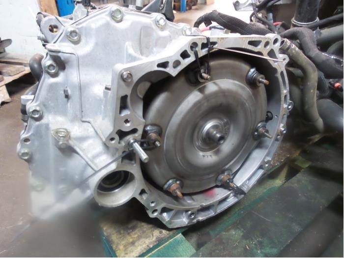Getriebe van een Renault Laguna III (BT) 2.0 Turbo 16V 2007