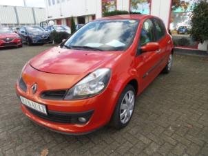 Used Gearbox shift cable Renault Clio III (BR/CR) 2.0 16V Price € 100,00 Margin scheme offered by Autodemontage van de Laar