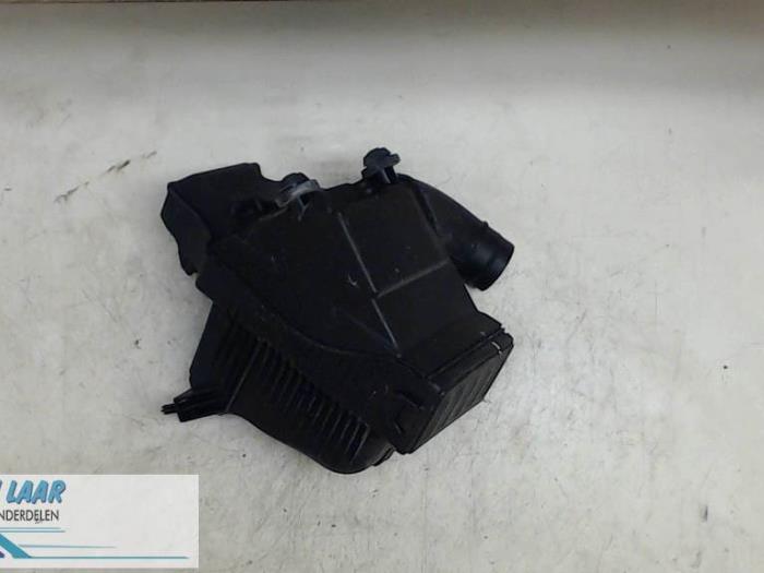Gebrauchte Luftfiltergehäuse Renault Clio III (BR/CR) 2.0 16V Preis € 50,00 Margenregelung angeboten von Autodemontage van de Laar
