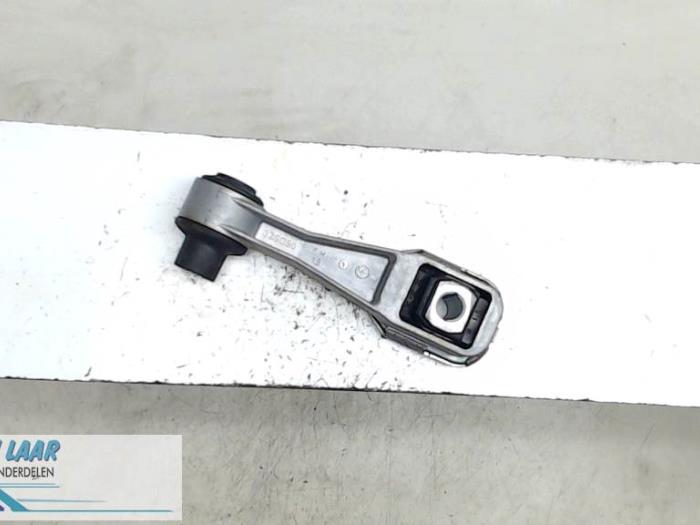 Used Engine mount Renault Clio III (BR/CR) 2.0 16V Price € 30,00 Margin scheme offered by Autodemontage van de Laar