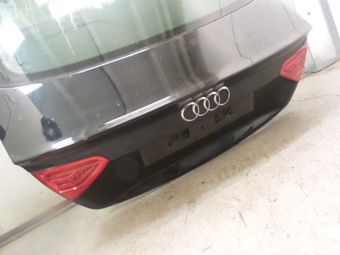 Hayon arrière d'un Audi A5 2012